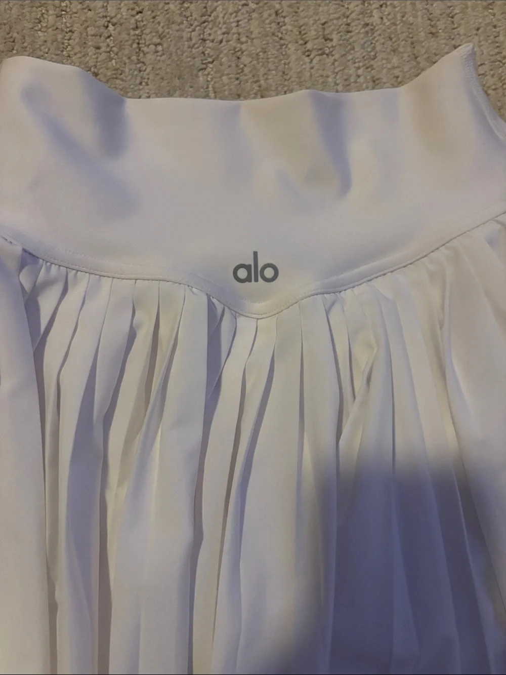ALO Yoga crisp white